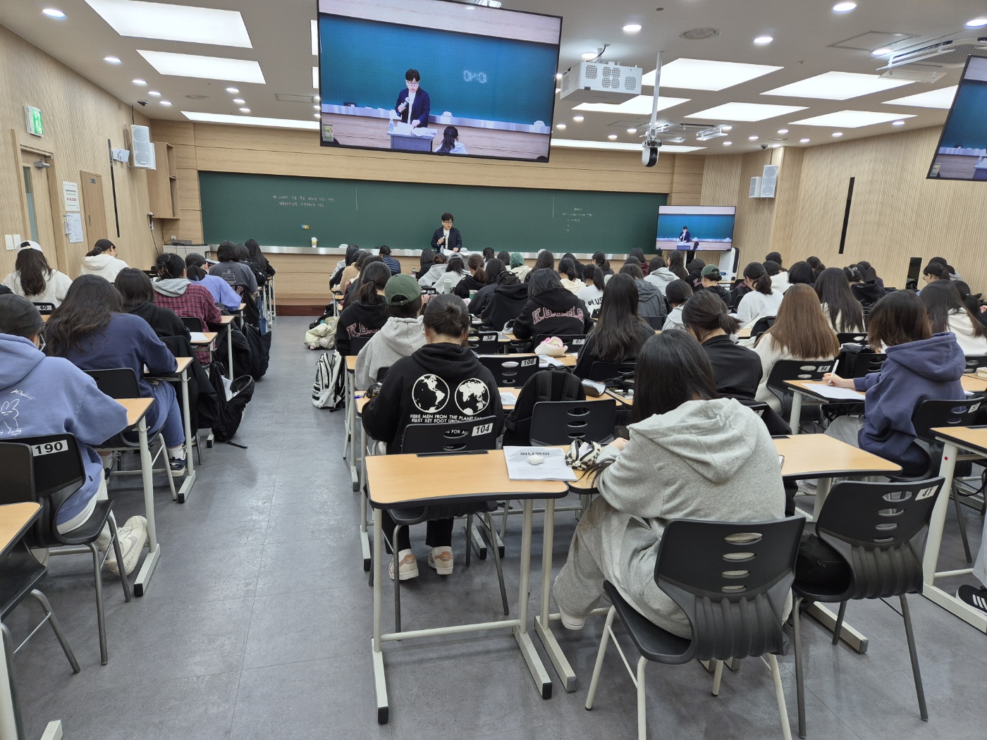 PC 메인 이미지 6